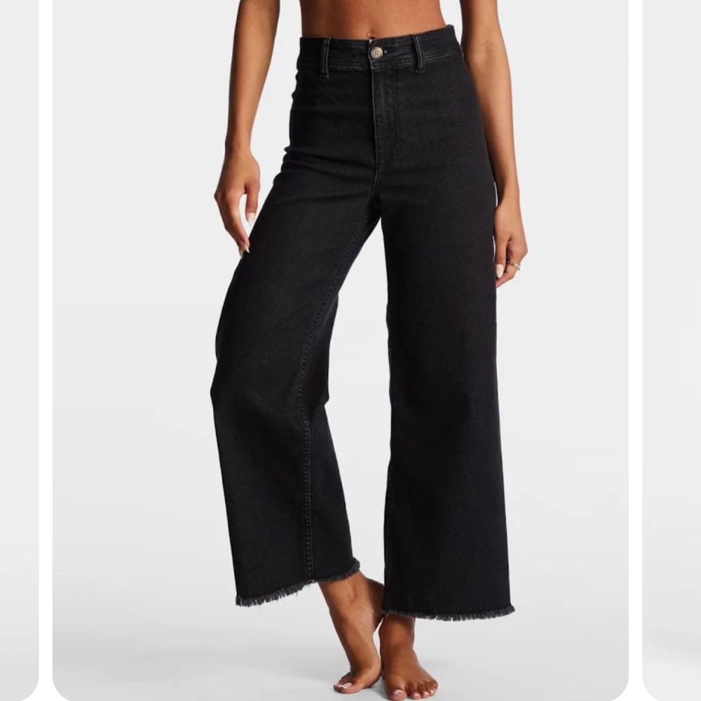 LIKE NEW Billabong Black Wide Leg Jeans Size-25